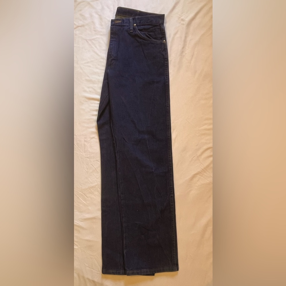Wrangler 33x32 jeans - Picture 2 of 5